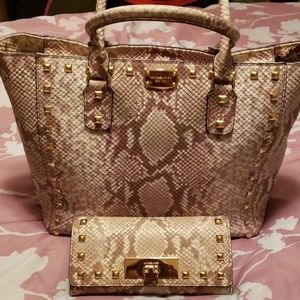 Like NEW MK bag with wallet